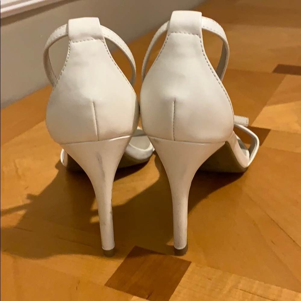 Apparfait White Heels